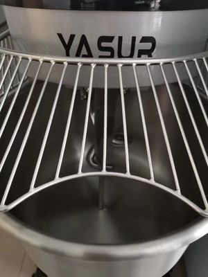 बाउल ग्रिड के साथ 4.5kw हैवी ड्यूटी स्पाइरल आटा मिक्सर डुअल स्पीड स्टेनलेस स्टील आटा मिक्सर 50 किग्रा